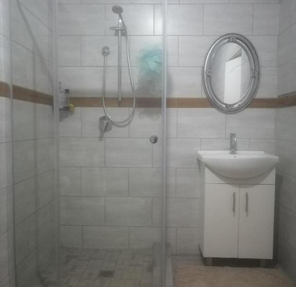 اتاق لوکس, Lala Poa Guest House
