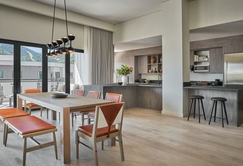 Апартаменты 4 Спальни, Pendry Park City