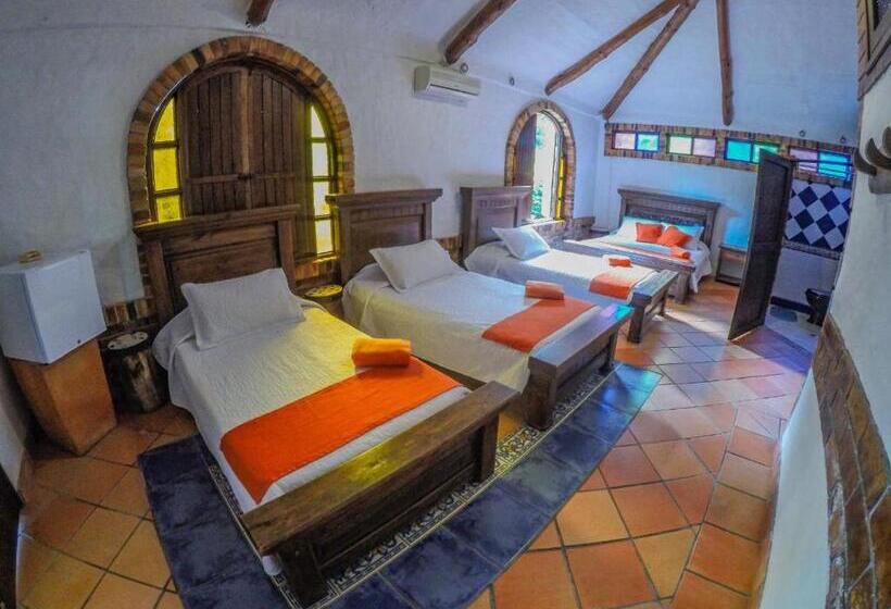 سوییت با چشم‌انداز باغ, Hacienda Gualanday