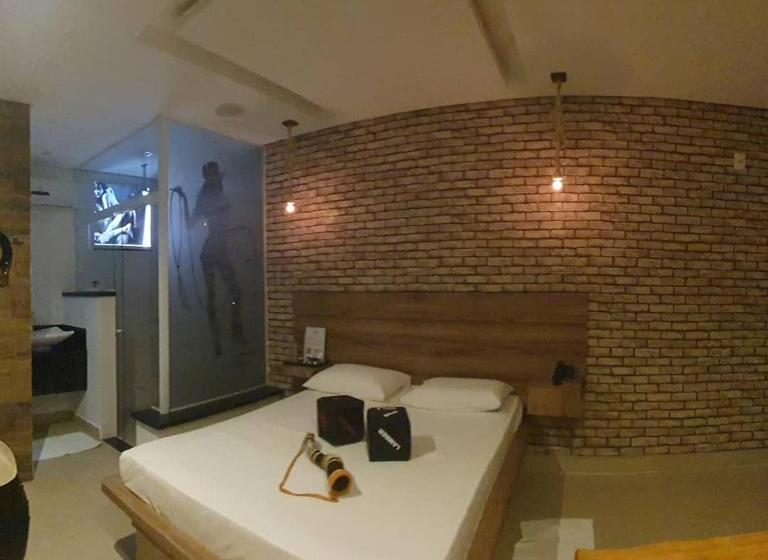 디럭스 스위트, ápice Motel