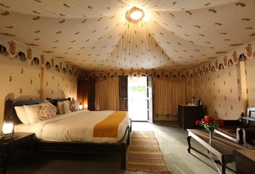 Standard Tent, The Shergarh