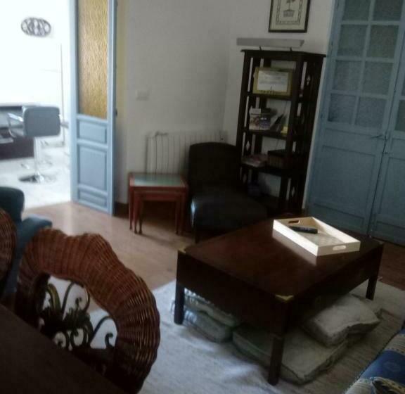 Дом 4 Спальни, Casa De Comedias