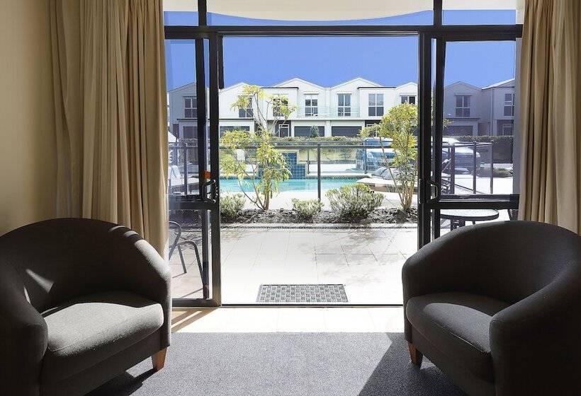 이그제큐티브 스튜디오, Delorenzo Studio Apartments