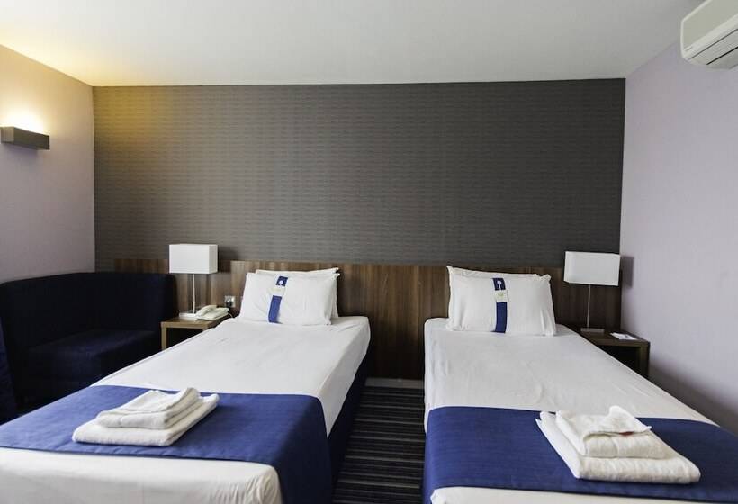 اتاق استاندارد, Holiday Inn Express Poole, An Ihg