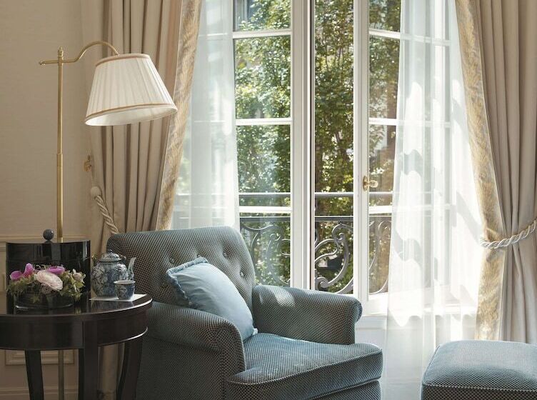 اتاق لوکس, Shangri La Paris