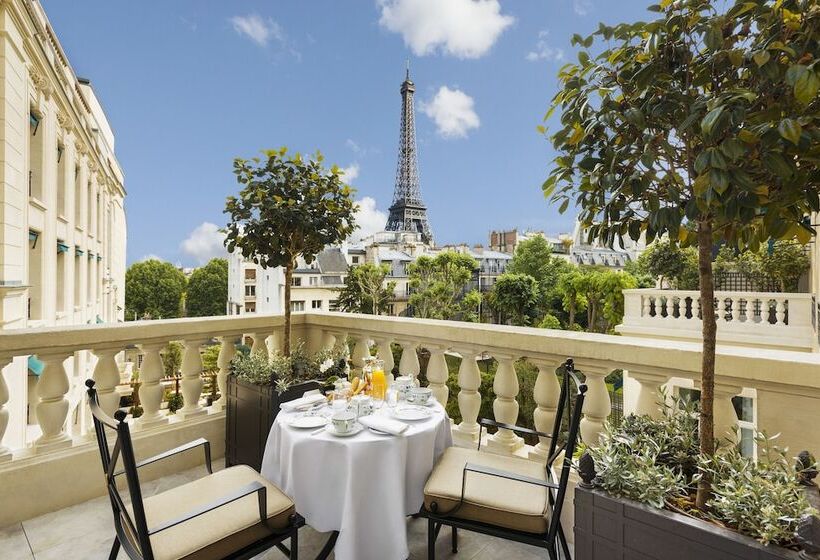 Suite with Terrace, Shangri La Paris