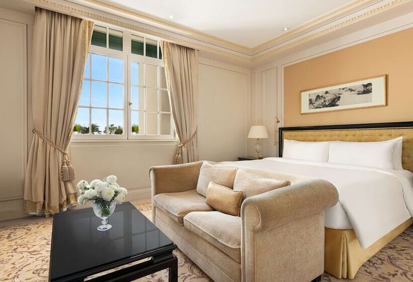 Suite with Terrace, Shangri La Paris