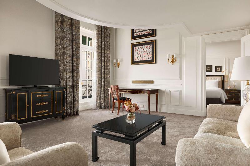 سوییت دوبلکس, Shangri La Paris