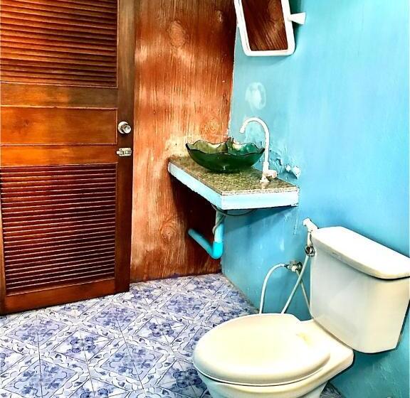 스탠다드 방갈로, Frog Beach House