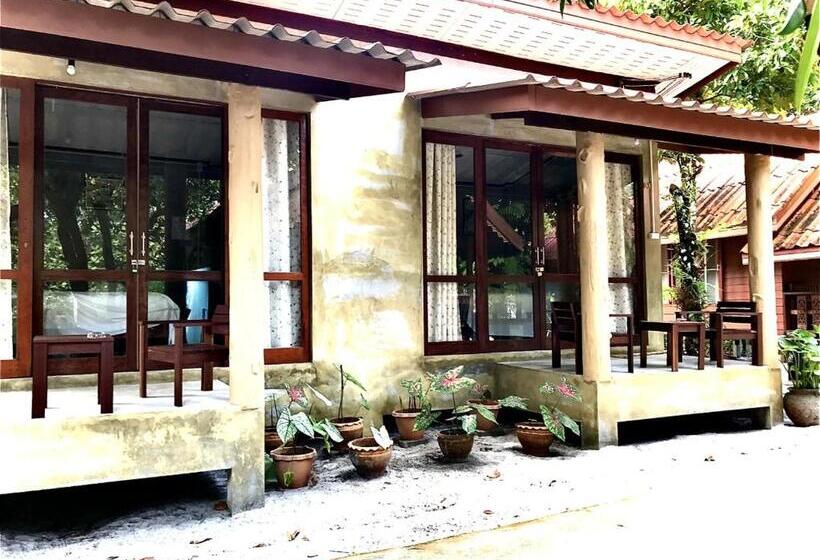 디럭스 방갈로, Frog Beach House