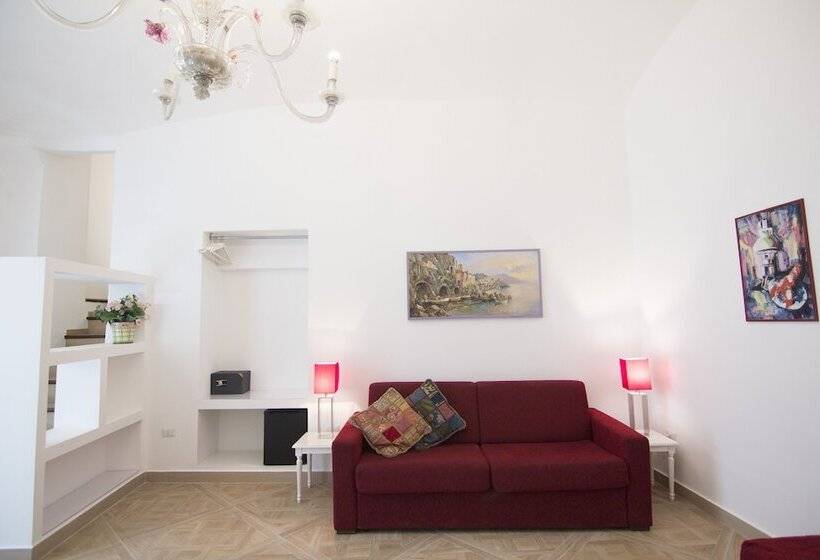 标准三人间, Casa Sorrentina