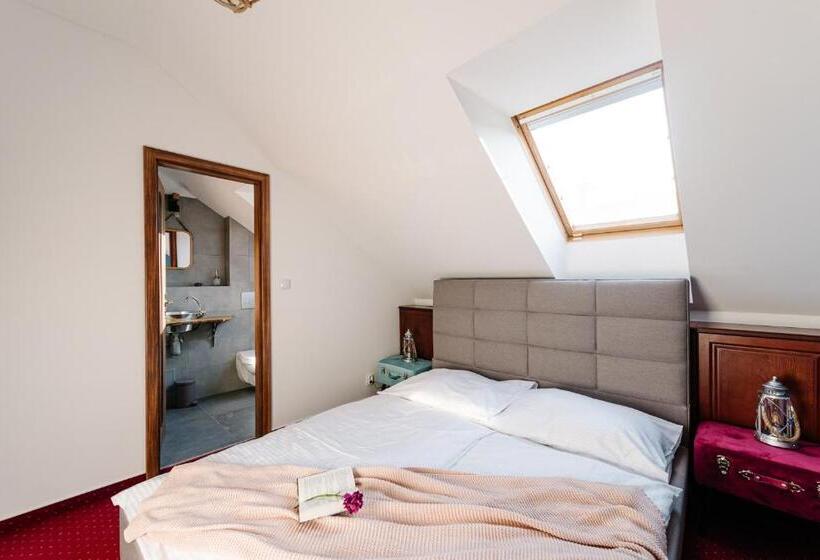 اتاق استاندارد, Petra Inn Apartments In Historical Palace Bratislava