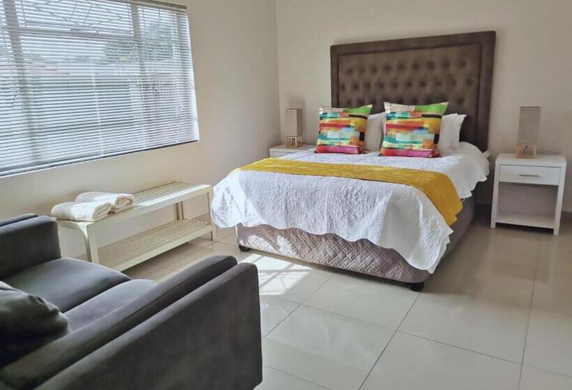Deluxe Suite King Bed, @anderson Executive Suites