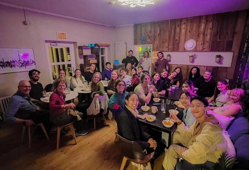 اتاق استاندارد با تخت‌های تاشو, Eastseven Berlin Hostel