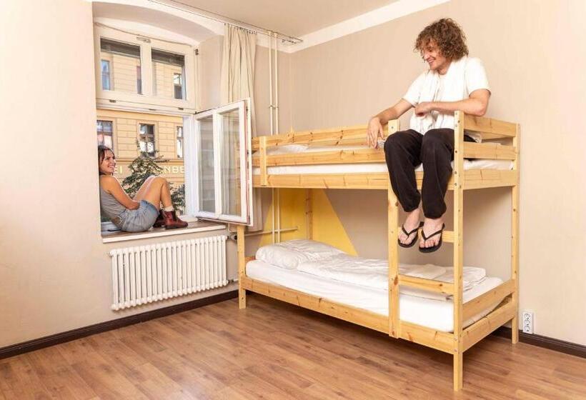 اتاق خانوادگی, Eastseven Berlin Hostel