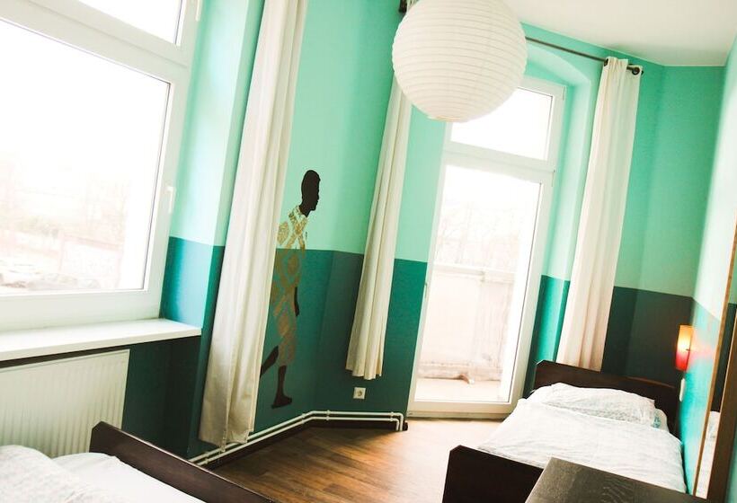 اتاق استاندارد با سرویس بهداشتی مشترک, Sunflower Hostel Berlin