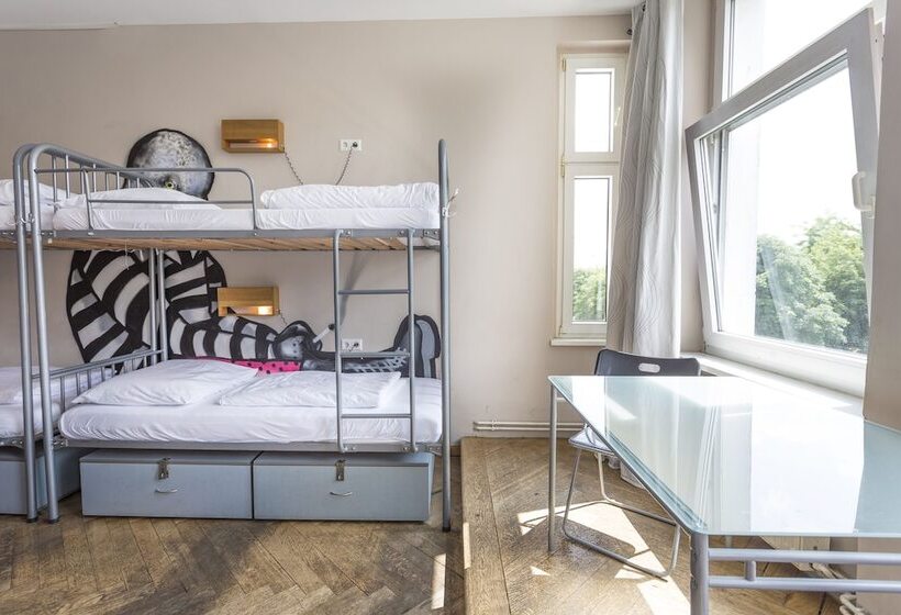 تختخواب در اتاق مشترک, Sunflower Hostel Berlin