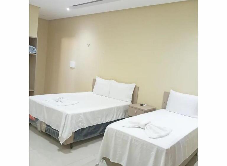 Quarto Quádruplo Estandar, Pousada Barbacoar