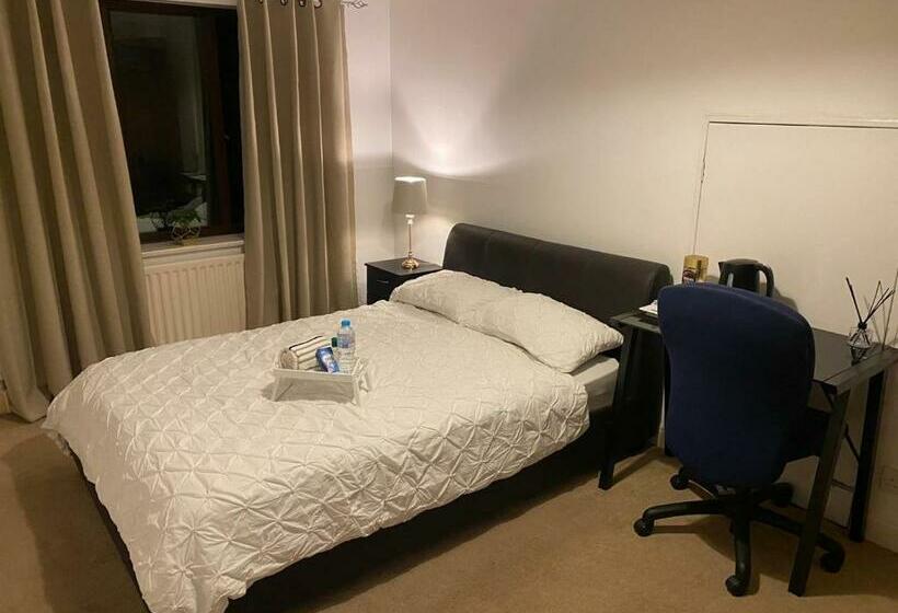 Quarto Estandar, Ashmina Holiday Let With Free Onsite Parking Not For Vans But For Cars Only