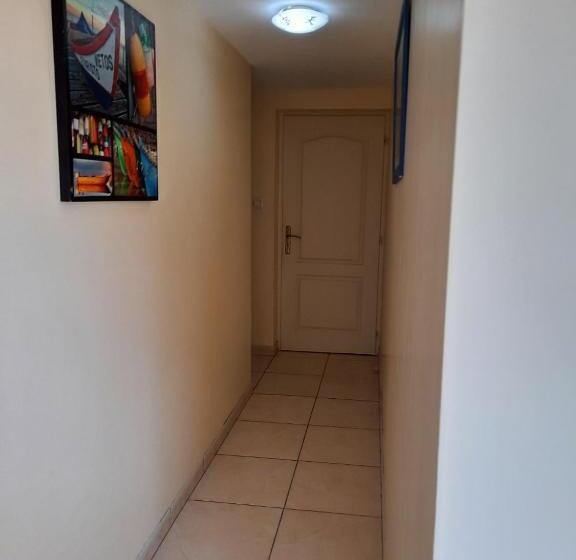 اتاق استاندارد, Chambre Leucate Village