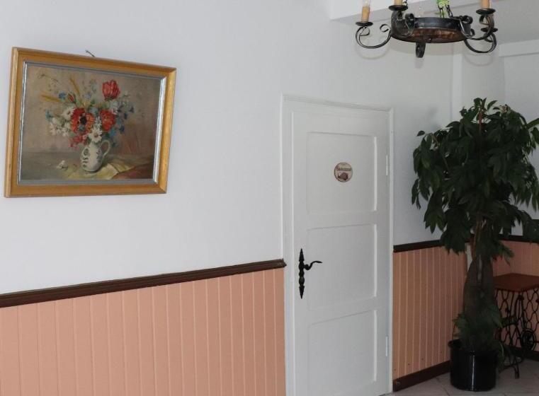 Quarto Estandar, Gästezimmer Zum Rotem Karpfen