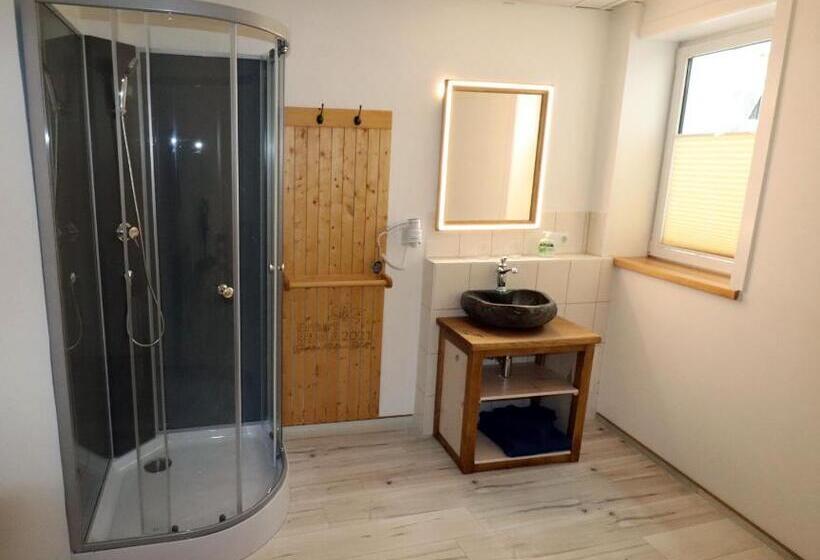 Quarto Estandar, Gästezimmer Zum Rotem Karpfen