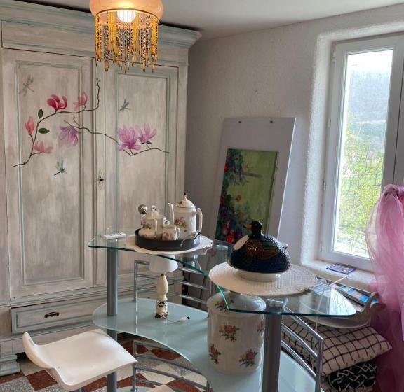 اتاق لوکس, Les Magnolias