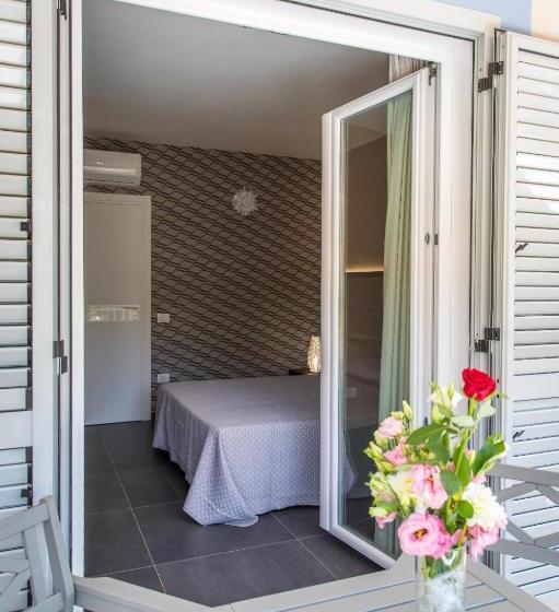اتاق استاندارد با بالکن, 4essences Boutique Rooms