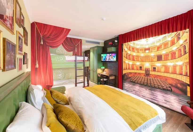 Четырехместный Номер Стандарт, Plopsaland Theater