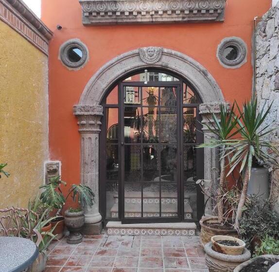 Casa 2 Quartos, Nunõ