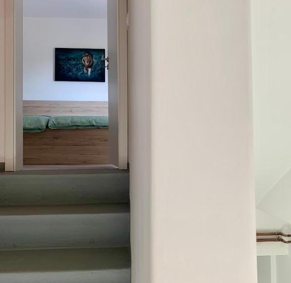 اتاق لوکس با بالکن, Rooms Optim