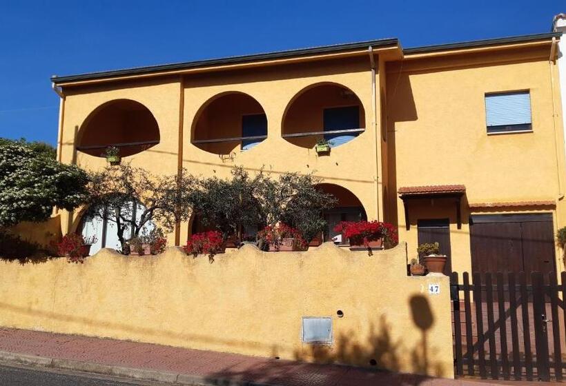 スタンダードルーム, Camere O Appartamento Intero In Locazione In Pittinuri