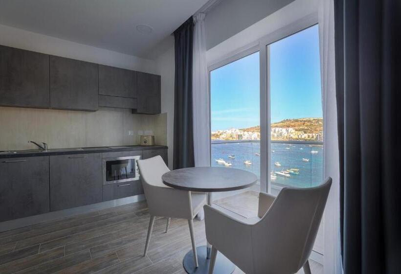 اتاق لوکس با بالکن و چشم‌انداز دریا, Seaview Stays