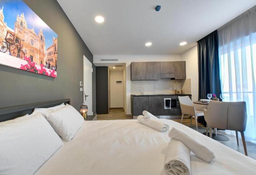 اتاق لوکس با بالکن و چشم‌انداز دریا, Seaview Stays