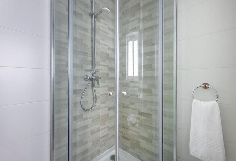 استودیوی استاندارد با چشم‌انداز دریا, Seaview Stays