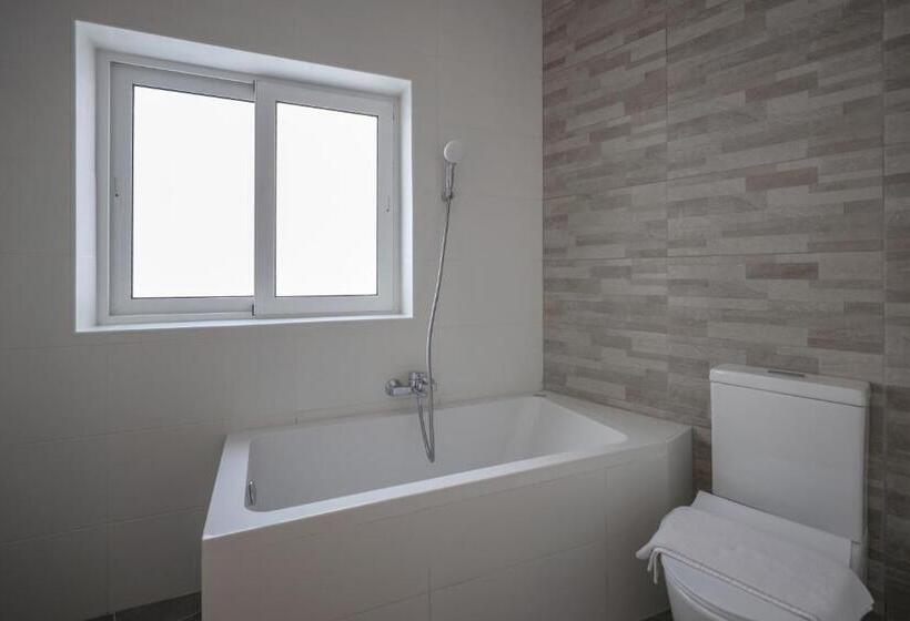 اتاق استاندارد با چشم‌انداز شهر, Seaview Stays