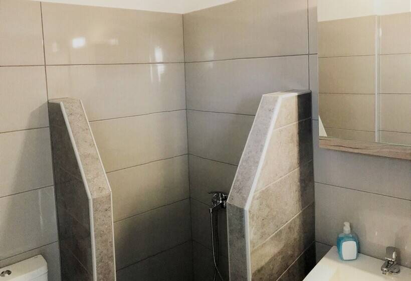 اتاق استاندارد سه نفره, Villa Agas