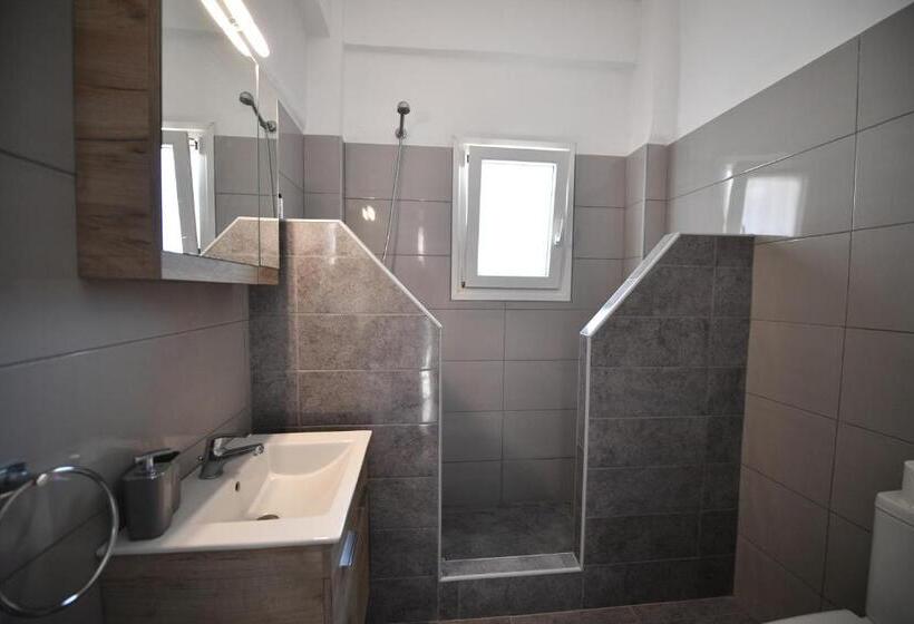 اتاق استاندارد سه نفره, Villa Agas