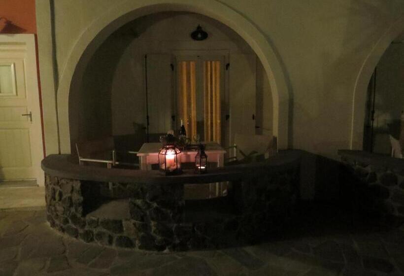 اتاق استاندارد سه نفره, Villa Manos