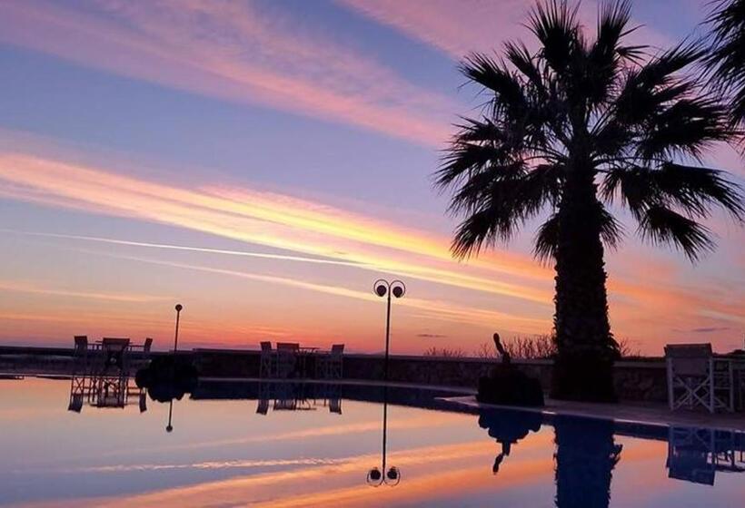 اتاق سوپریور چهار تخته, Villa Manos