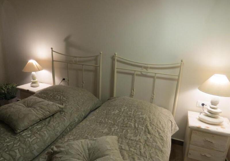 اتاق استاندارد یک نفره, Villa Manos