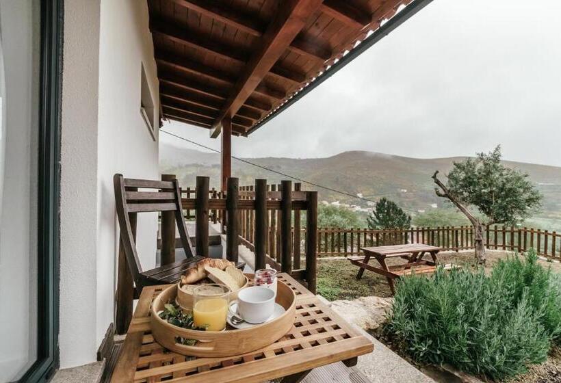 سوییت خانوادگی, Unhais Valley   Country House
