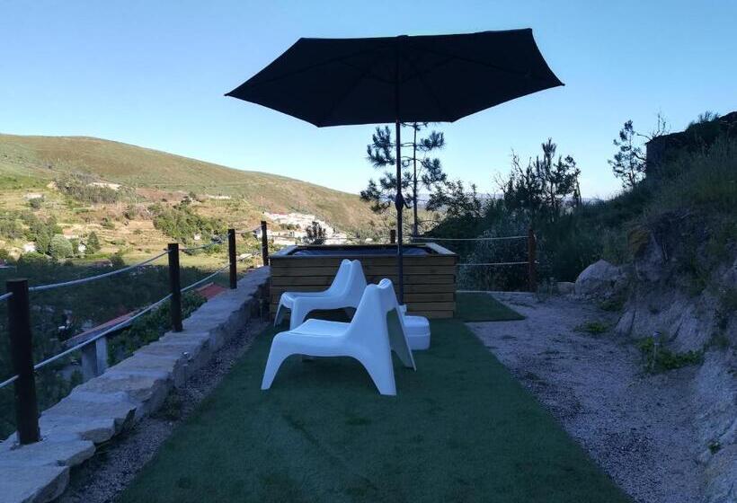 جناح مزود بجاكوزى, Unhais Valley   Country House