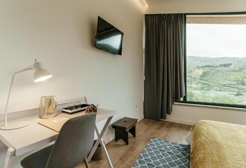 سوئیت با وان آب گرم, Unhais Valley   Country House