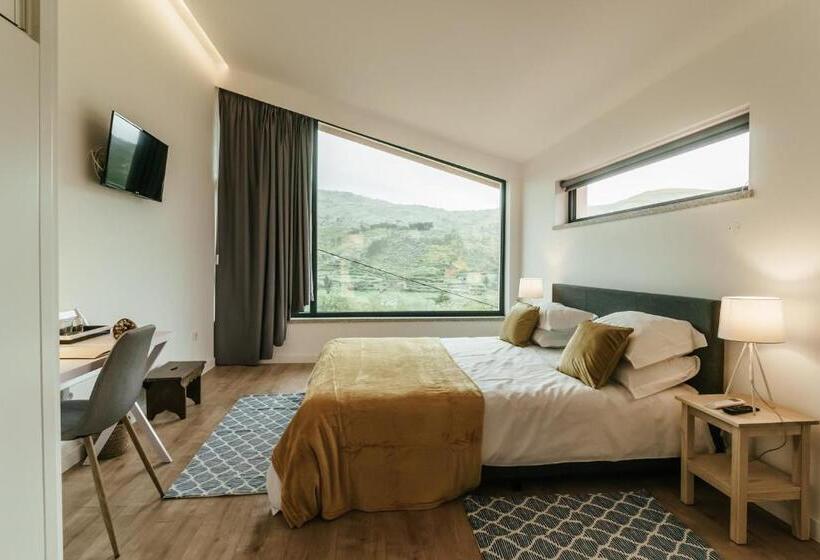 سوئیت با وان آب گرم, Unhais Valley   Country House