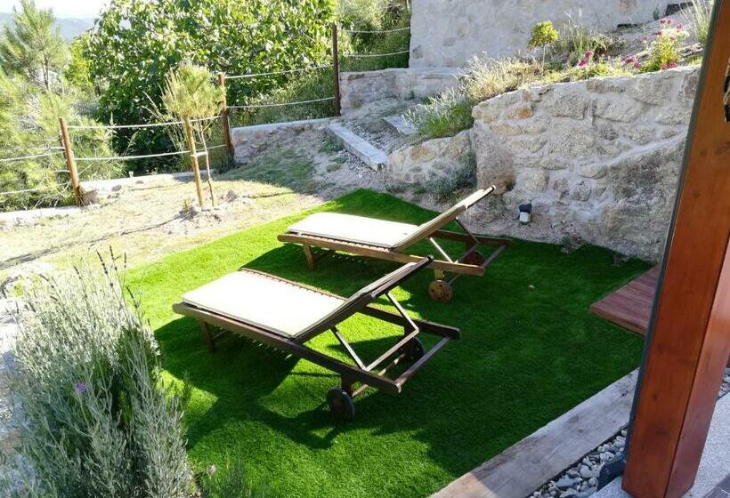 سوییت خانوادگی, Unhais Valley   Country House