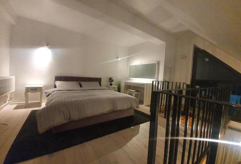 سوییت خانوادگی, Pensiunea Relax
