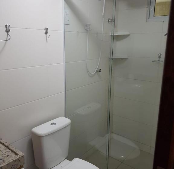 اتاق ساده سه‌ نفره, Flat 102 Com Vista Parcial Do Mar!