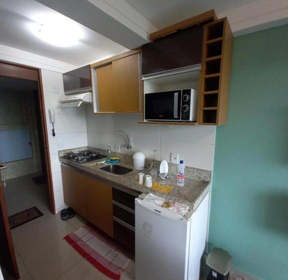 اتاق ساده سه‌ نفره, Flat 102 Com Vista Parcial Do Mar!