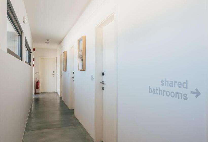 تختخواب در اتاق مشترک, Mute Hostel Porto Covo